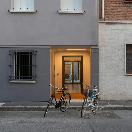 Guesthost - Le Agavi - X9 With Garage & Terrace * Ferrara