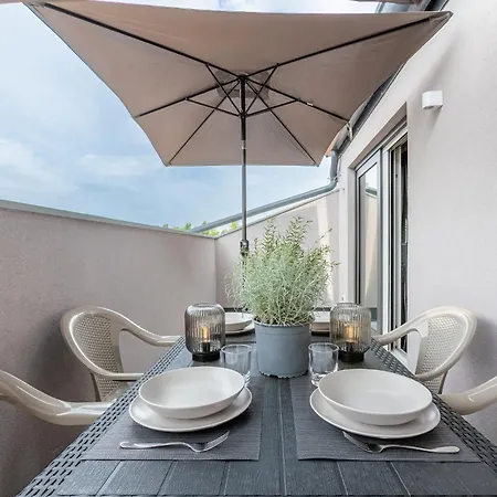 Guesthost - Le Agavi - X9 With Garage & Terrace Ferrara