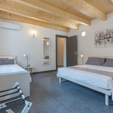 Guesthost - Le Agavi - X9 With Garage & Terrace * Ferrara