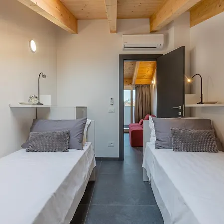 Guesthost - Le Agavi - X9 With Garage & Terrace * Ferrara