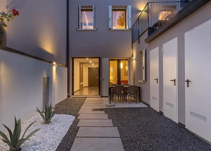 Guesthost - Le Agavi - X9 With Garage & Terrace Apartament *