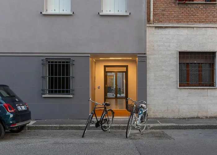 Guesthost - Le Agavi - X9 With Garage & Terrace * Ferrara