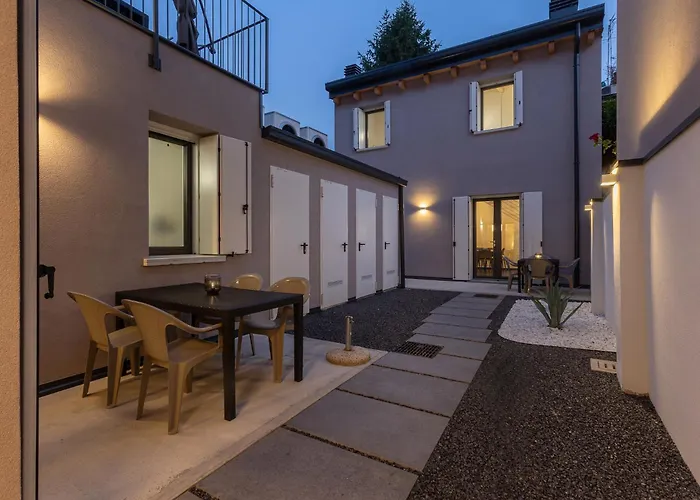 Guesthost - Le Agavi - X9 With Garage & Terrace Apartament *